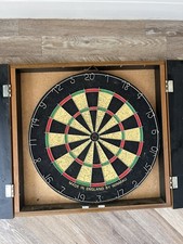 Winmau Dartboard, Cabinet and