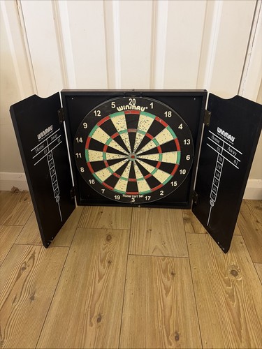 Winmau dartboard cabinet - dartboard,