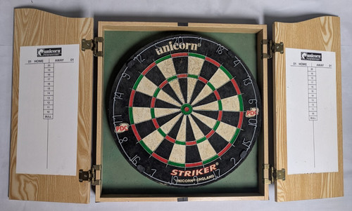 Dartboard and cabinet set - dartboard,